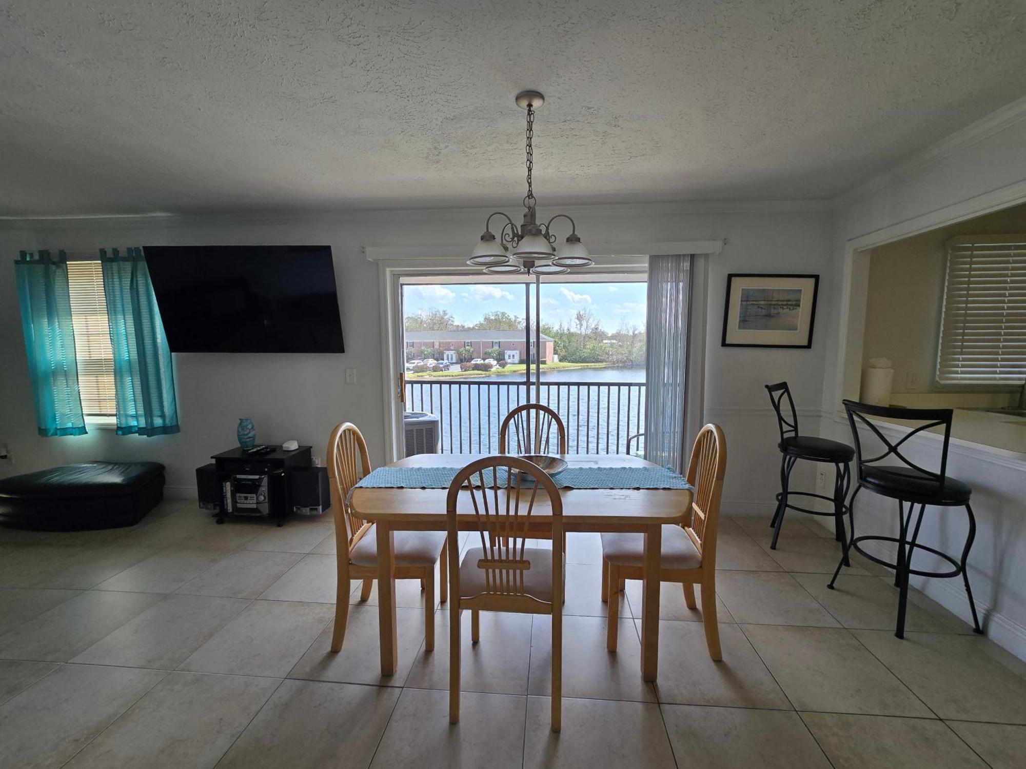 Beautiful Condo Close To Busch Gardens 탬파 외부 사진